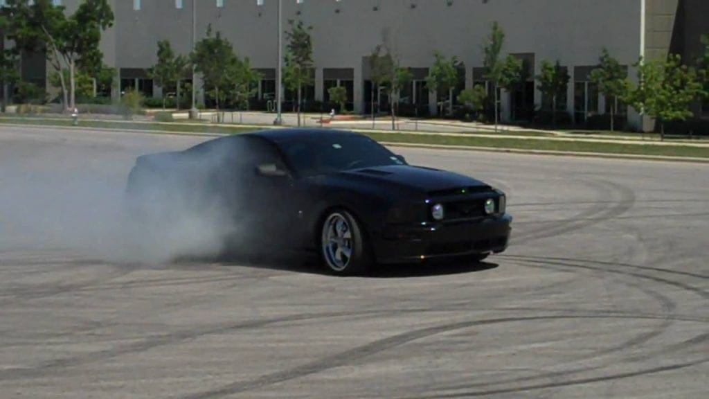 Video Mustang Burnout ends with Clutch Explosion! Mustang Specs