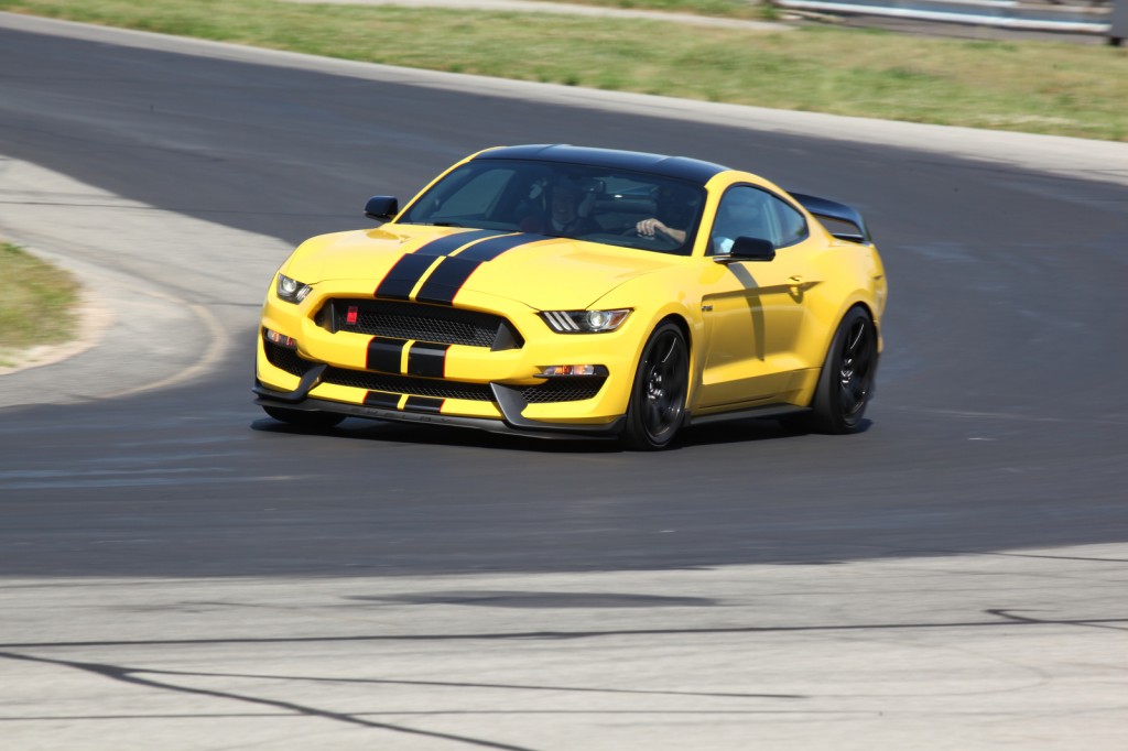 ShelbyÂ® GT350R Mustang at Grattan Raceway