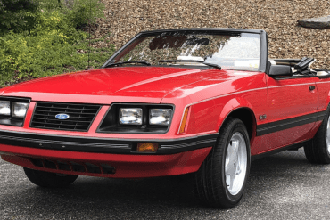 1983 ford mustang GLX