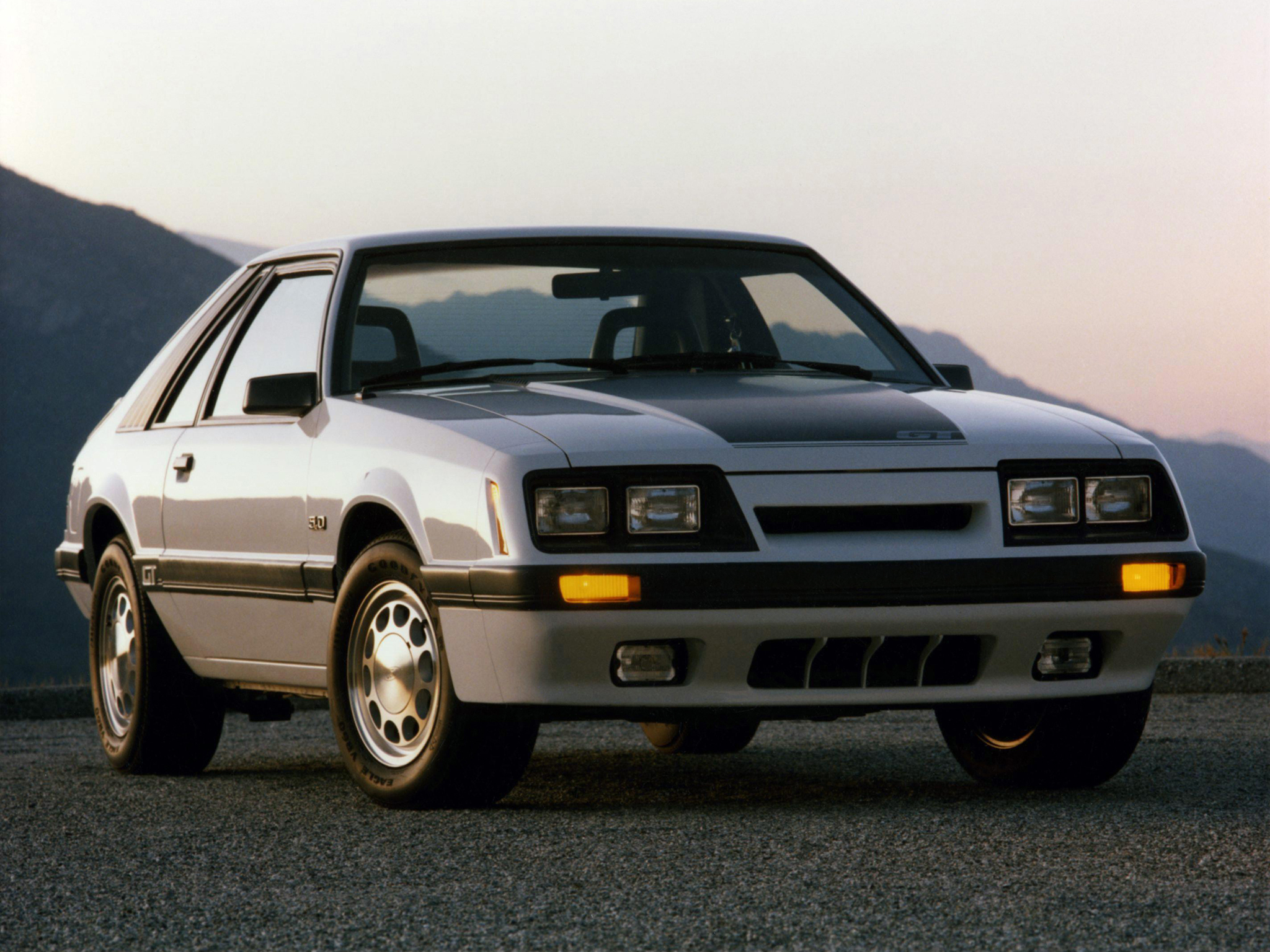 1985 ford mustang