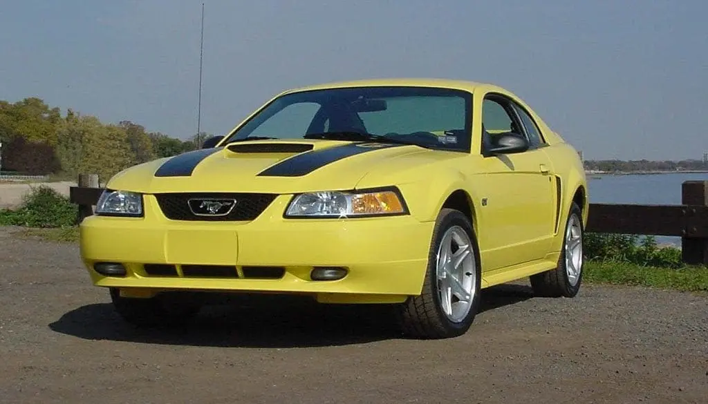 2000 Ford Mustang GT Spring Feature
