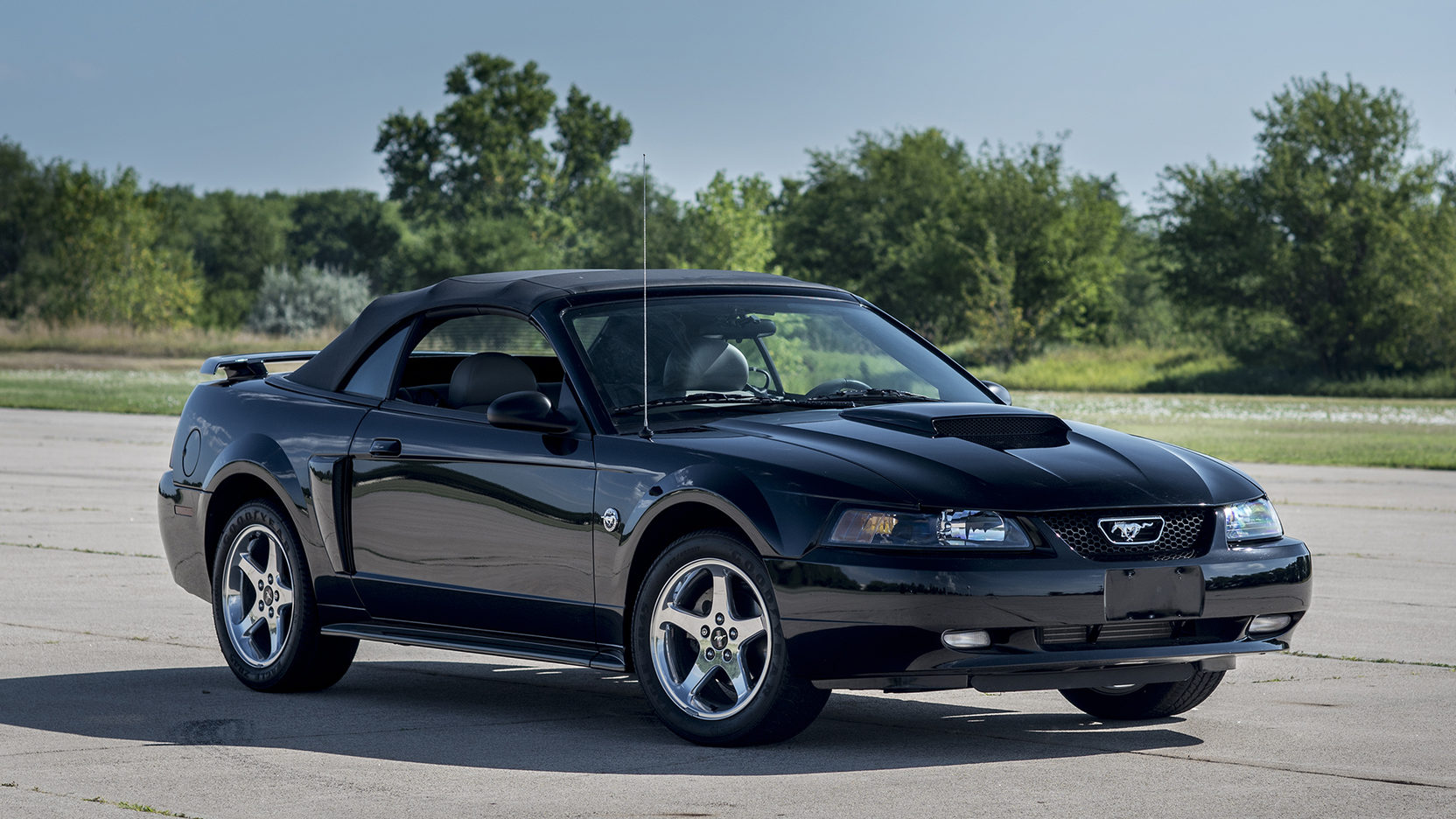 2004 Ford Mustang