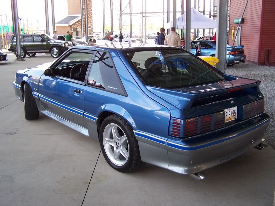 Bright Regatta Blue 1989 Ford Mustang