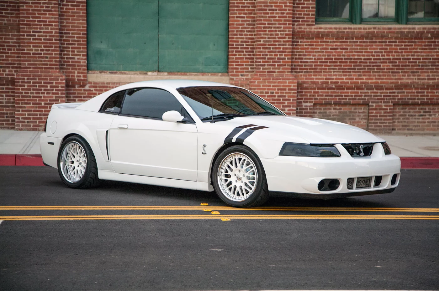 Oxford White 2004 Ford Mustang