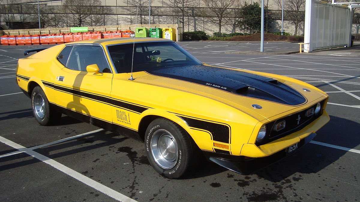 Medium Yellow Gold 1972 Ford Mustang