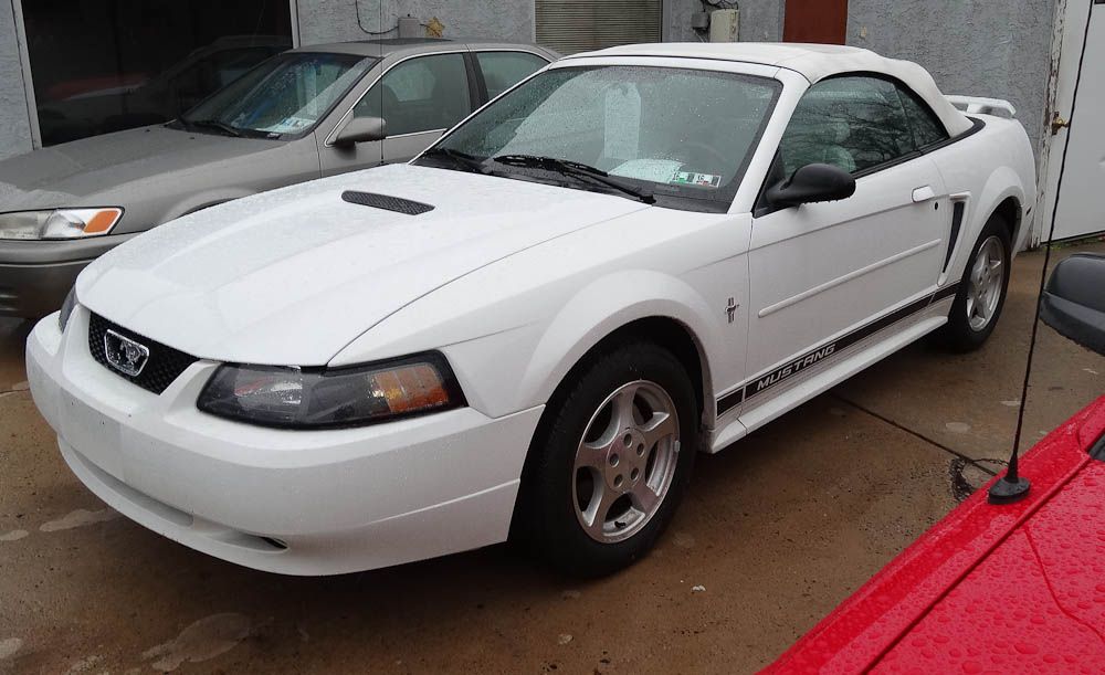 Oxford White 2002 Ford Mustang