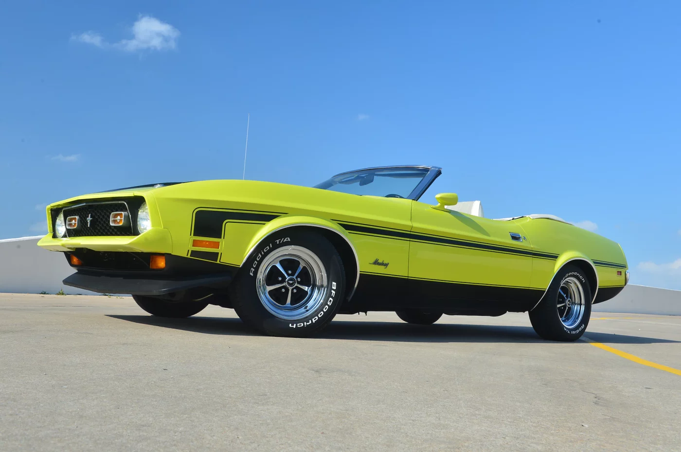 Medium Bright Yellow 1972 Ford Mustang