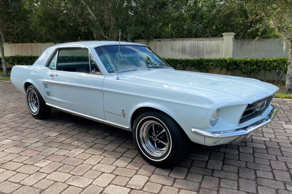 Diamond Blue 1967 Ford Mustang