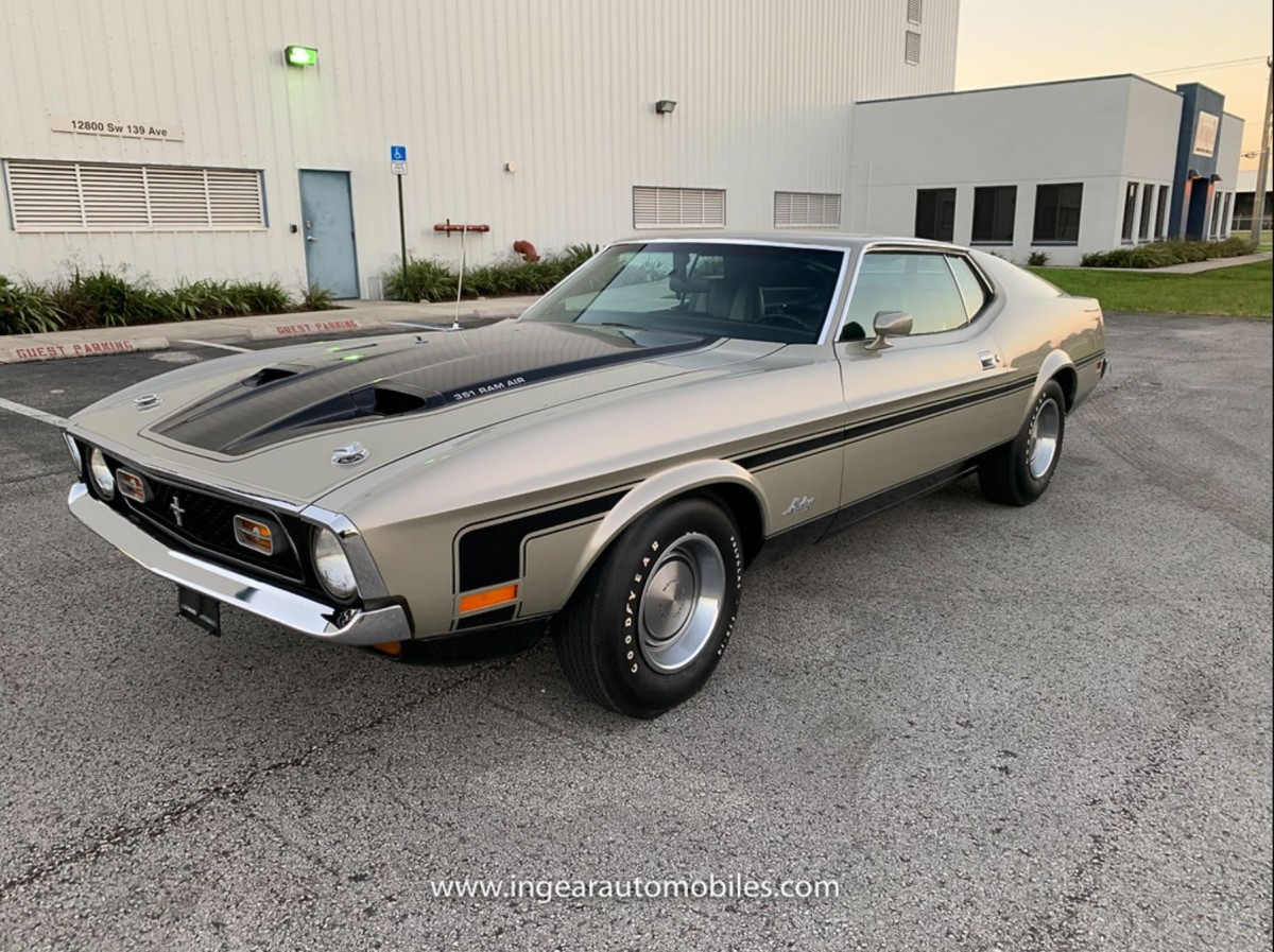 Light Pewter 1971 Ford Mustang