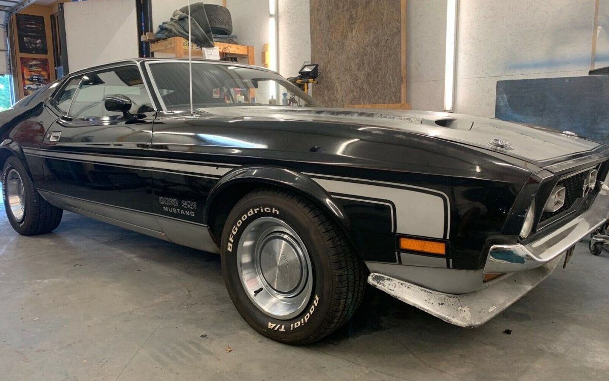 Raven Black 1971 Ford Mustang