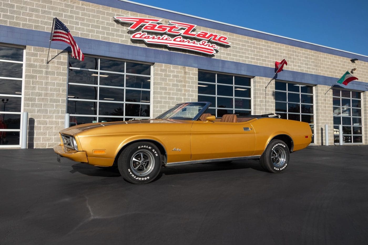 Medium Yellow Gold 1973 Ford Mustang