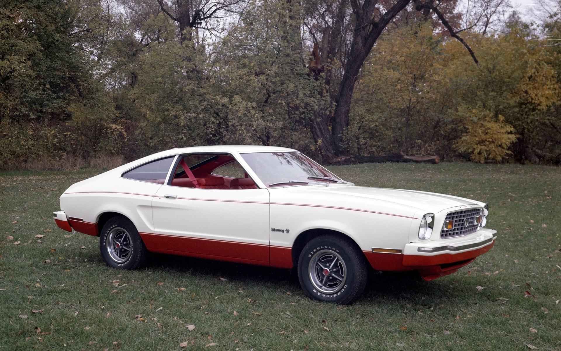 White 1974 Ford Mustang