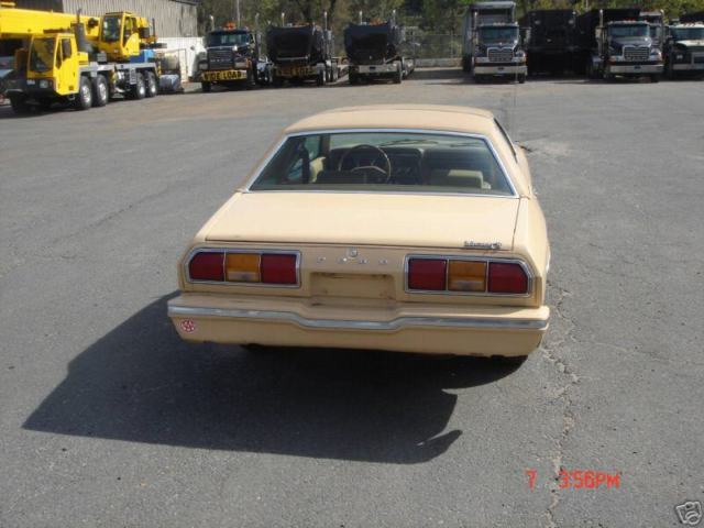 Medium Gold 1976 Ford Mustang