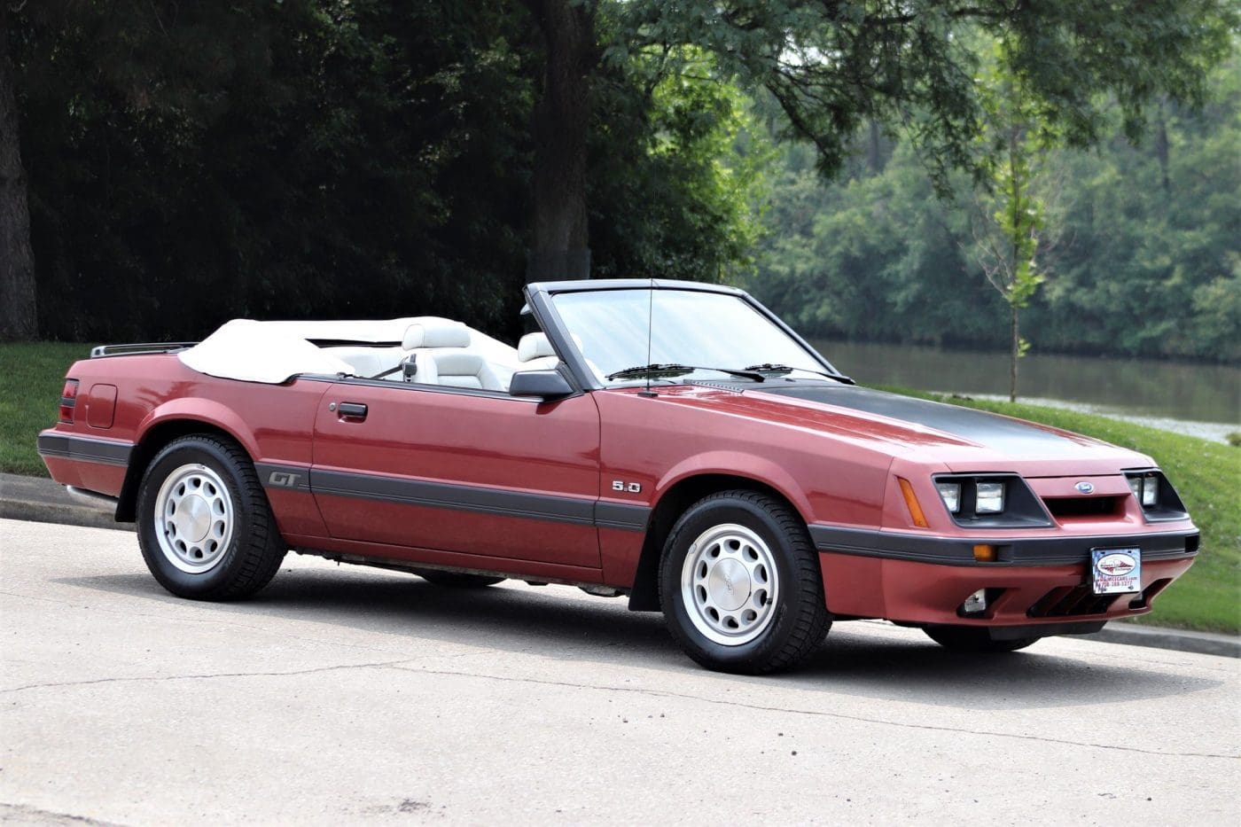 Medium Canyon Red 1986 Ford Mustang