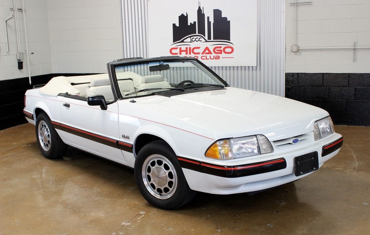 Oxford White 1988 Ford Mustang