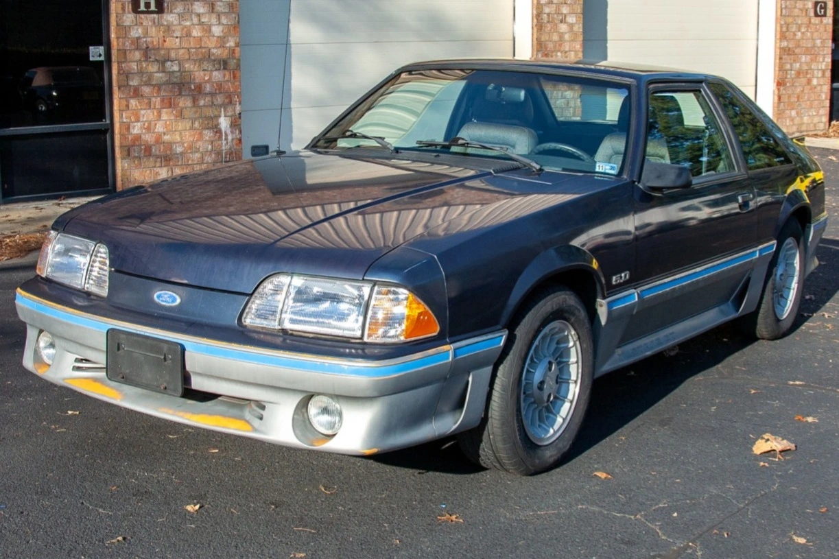 Medium Shadow Blue 1988 Ford Mustang
