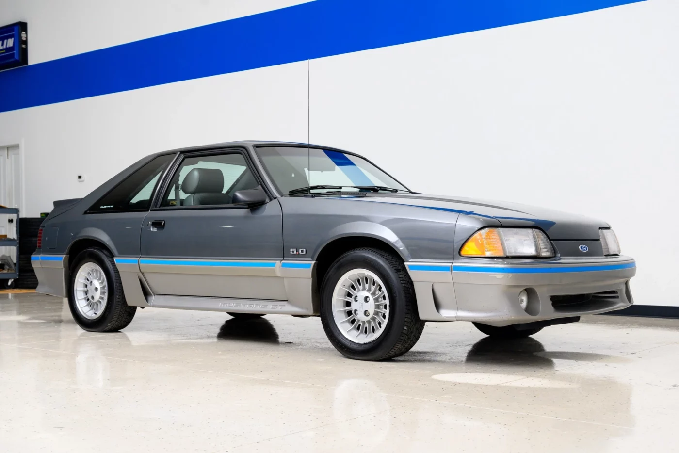 Medium Shadow Blue 1988 Ford Mustang