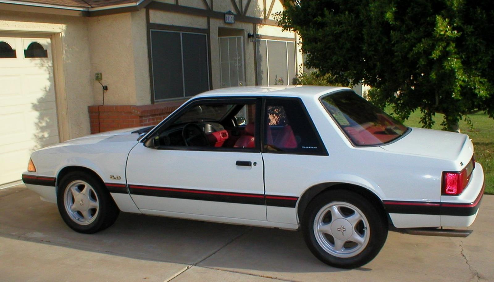 Oxford White 1991 Ford Mustang