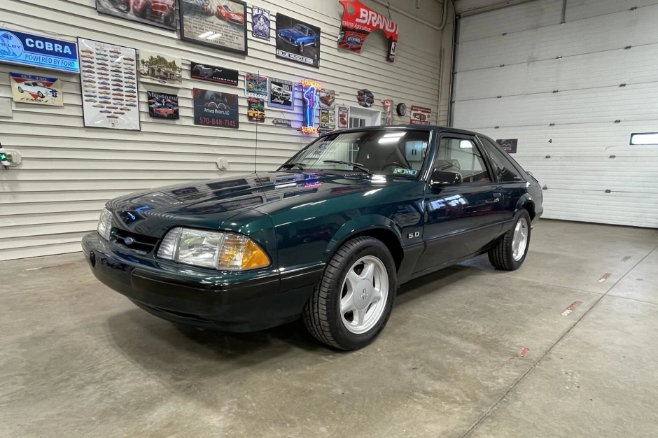 Medium Titanium 1991 Ford Mustang