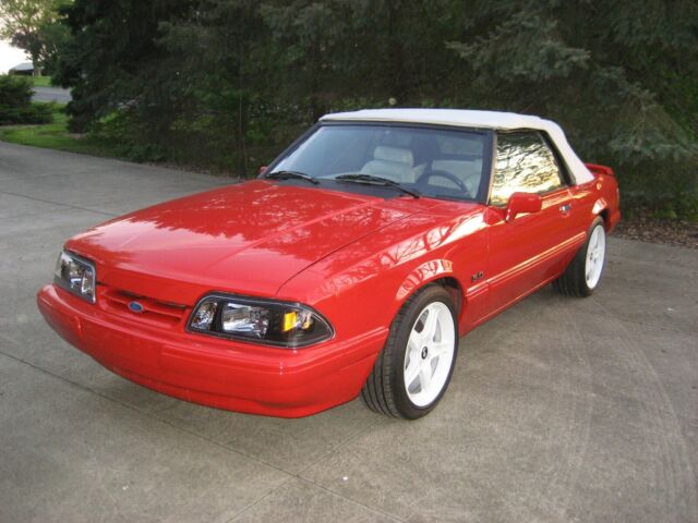 Vibrant Red 1992 Ford Mustang