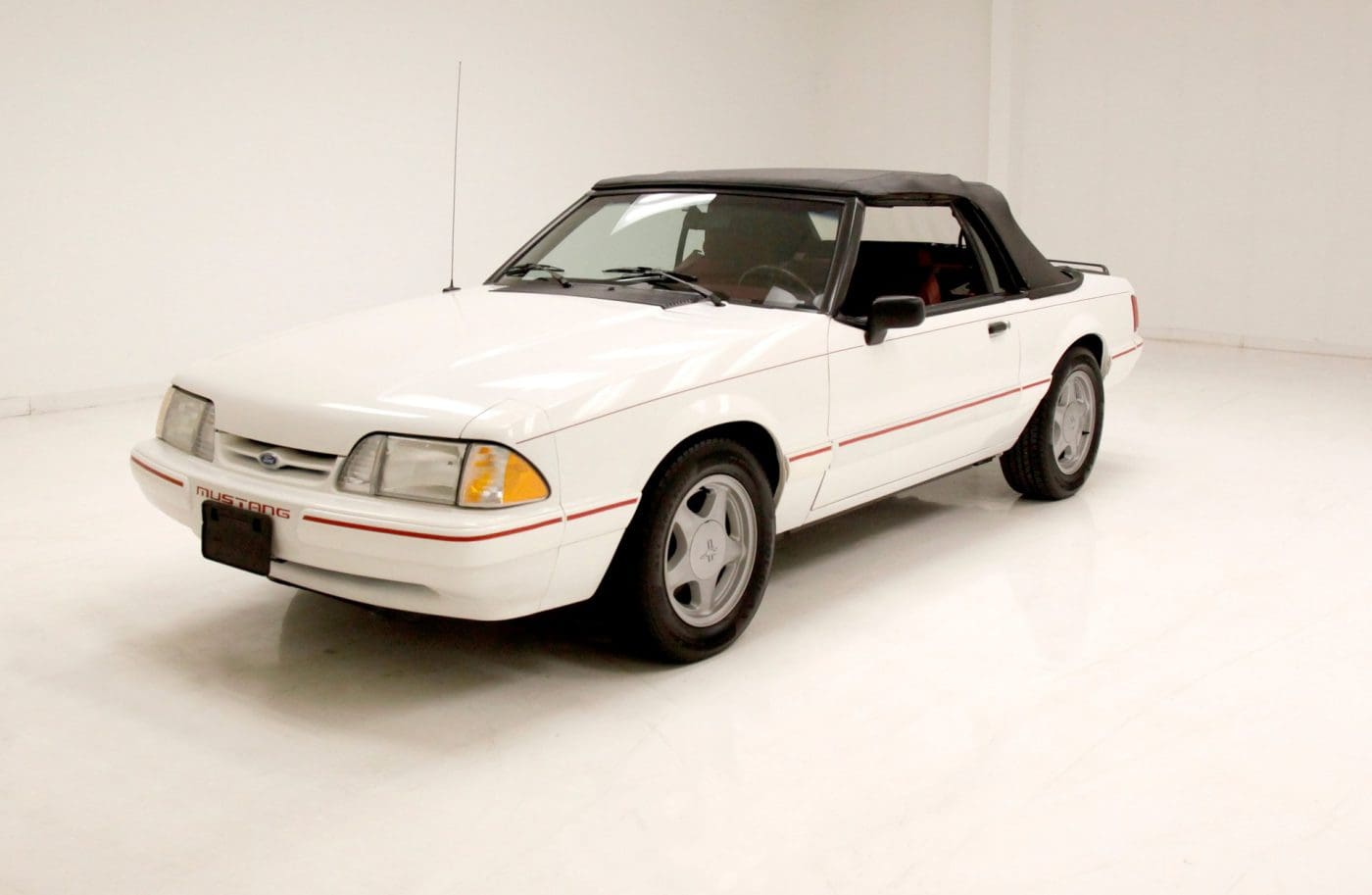 Vibrant White 1993 Ford Mustang