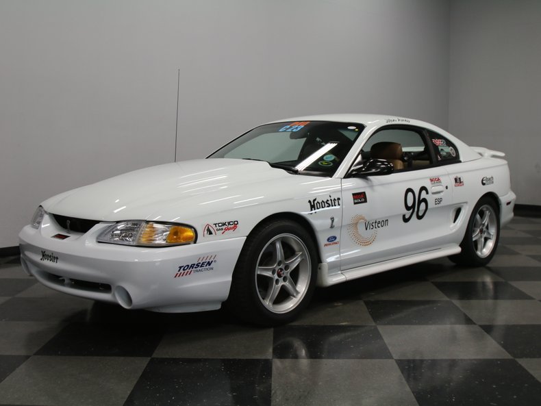 Crystal White 1995 Ford Mustang