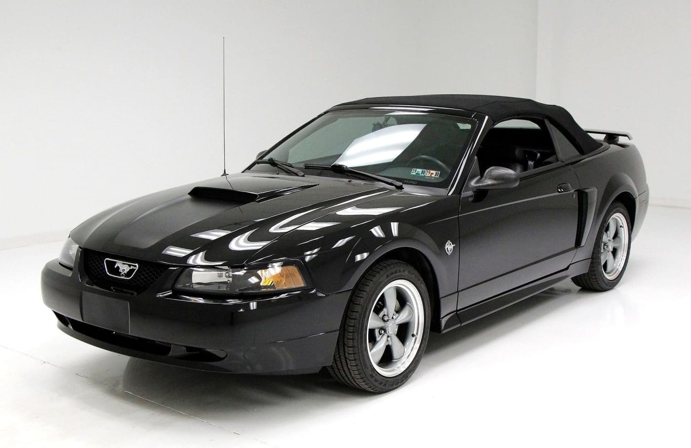 Black 1999 Ford Mustang