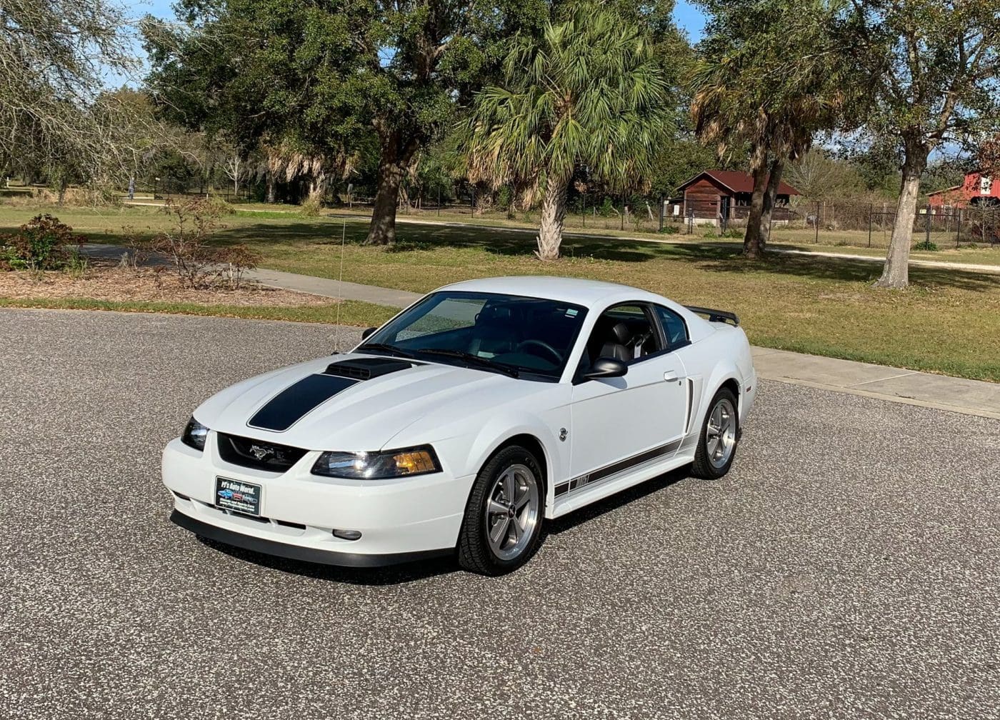 Oxford White 2004 Ford Mustang