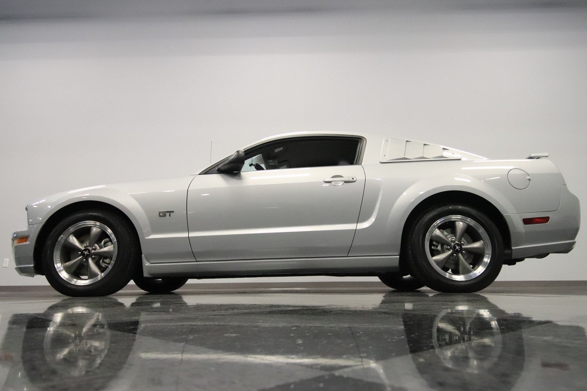 Satin Silver 2005 Ford Mustang