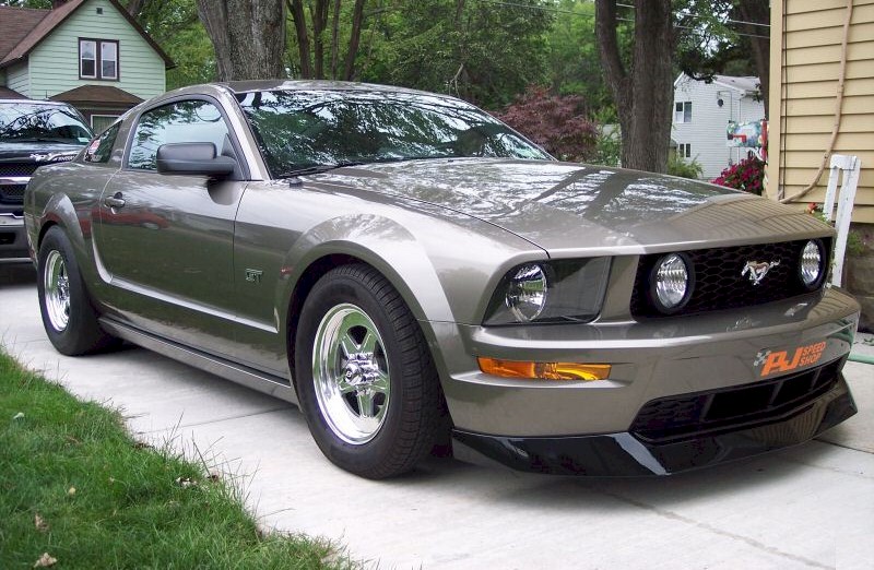Ford Mustang 2005 Trunk