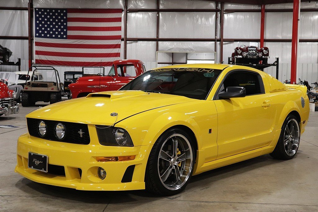 Screaming Yellow 2006 Ford Mustang