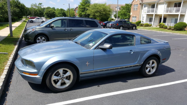 Vista Blue 2007 Ford Mustang