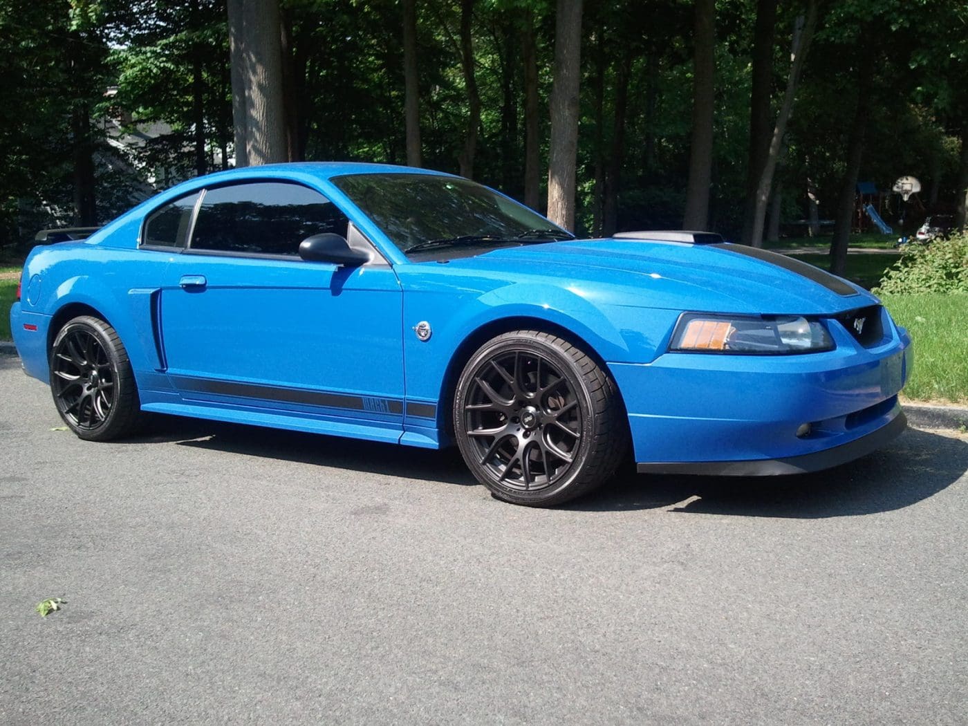 Azure Blue 2004 Ford Mustang