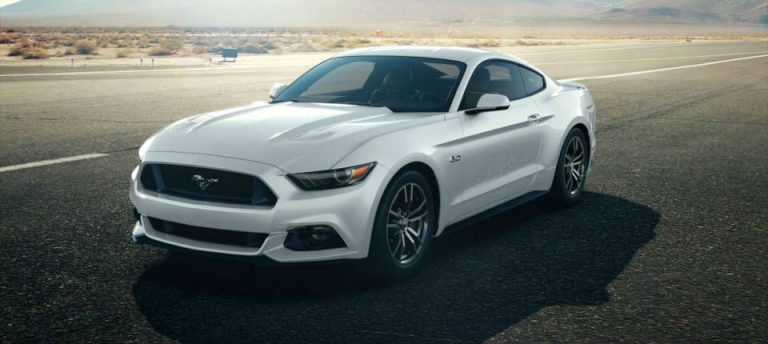 White Platinum 2017 Ford Mustang