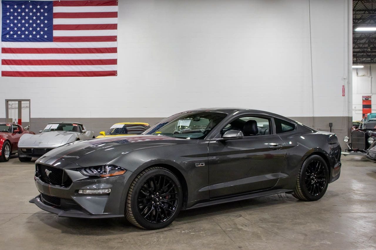 Magnetic 2019 Ford Mustang