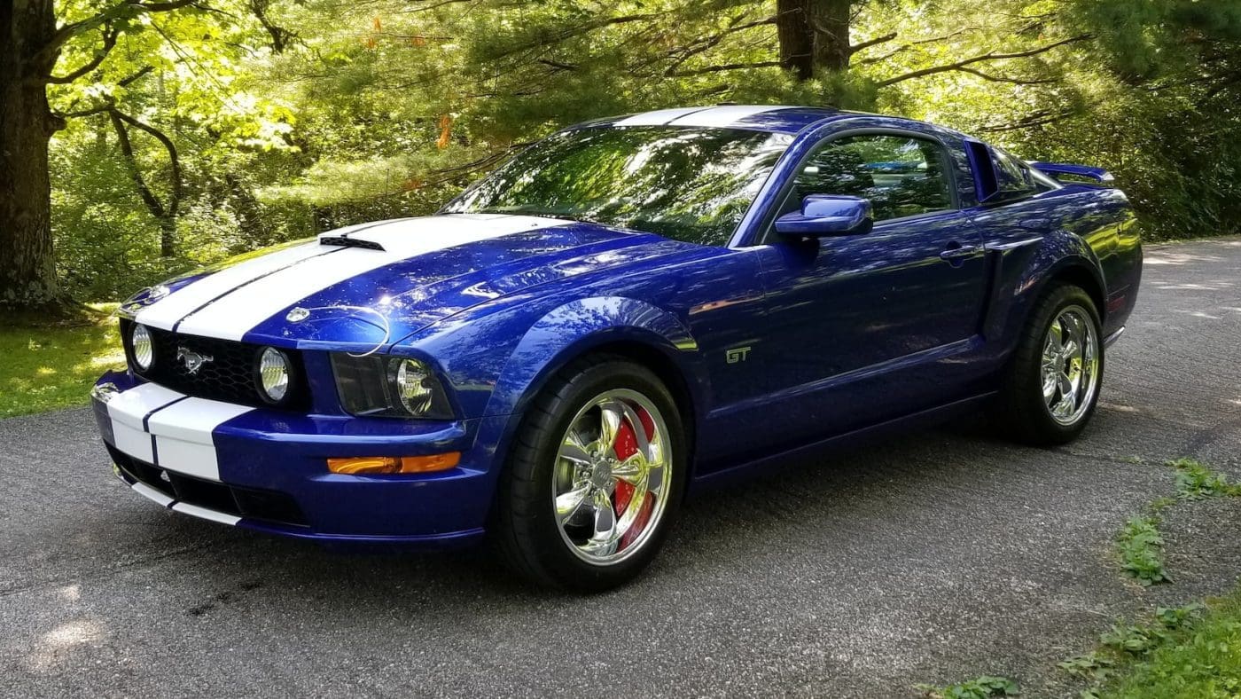 Sonic Blue 2005 Ford Mustang