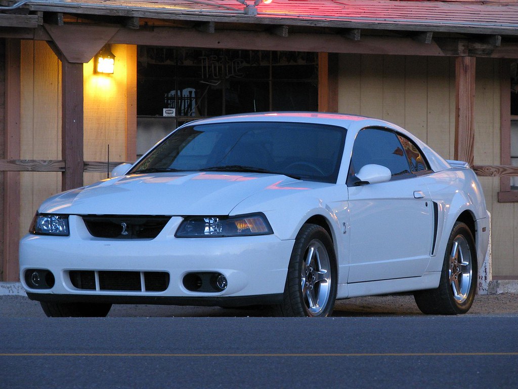Oxford White 2003 Ford Mustang