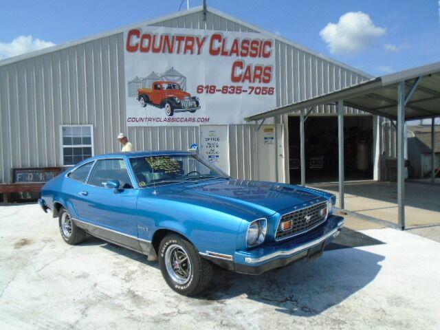 Silver Blue Glow 1976 Ford Mustang