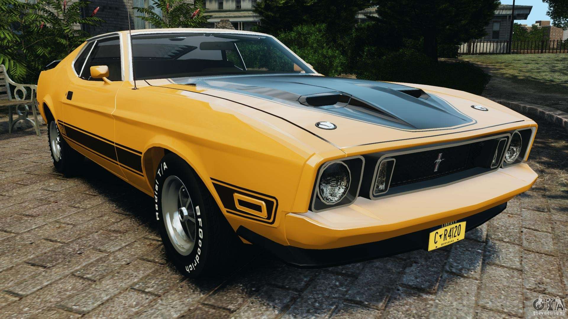 Light Yellow Gold 1973 Ford Mustang