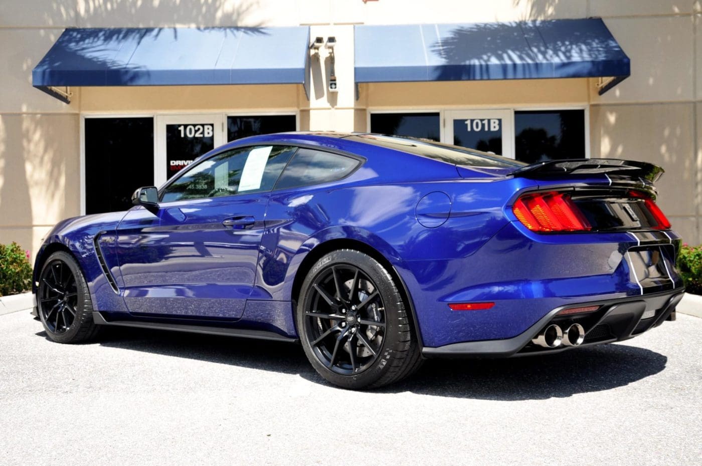 Ford Deep Impact Blue Automotive Paint - J4 Paint Code Urethane Basecoat In Pint Size