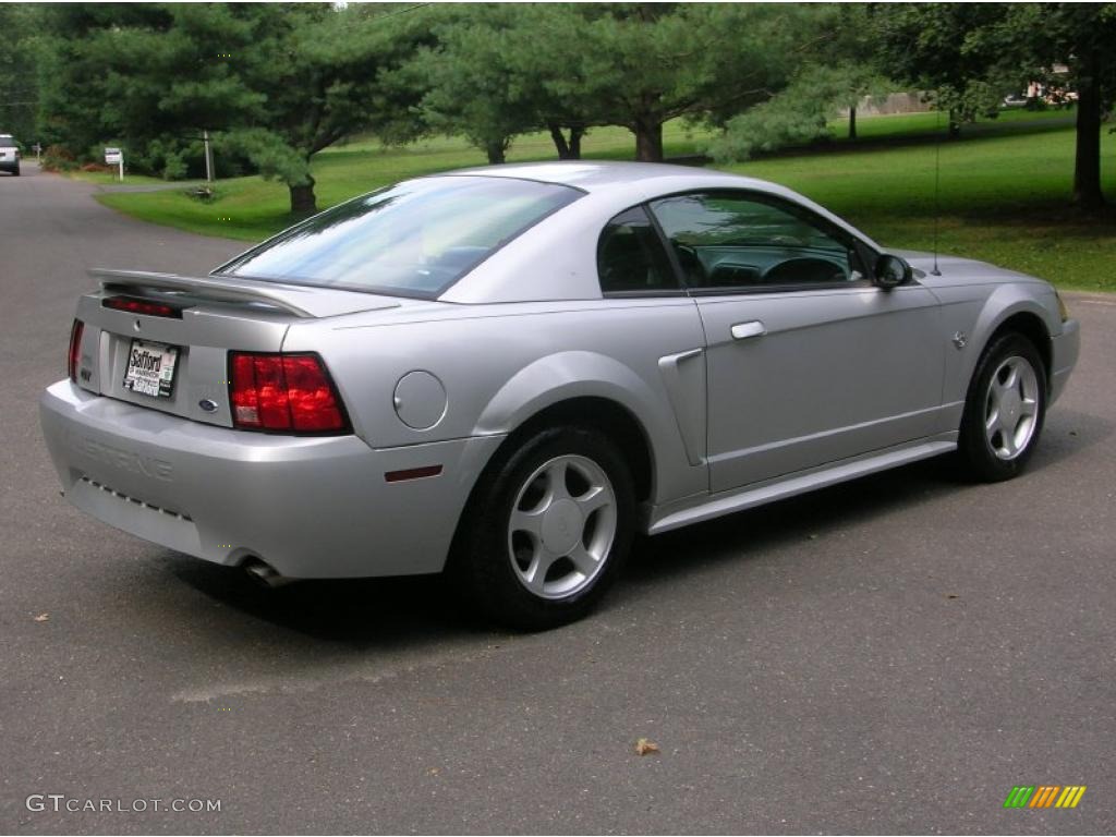 Silver 1999 Ford Mustang