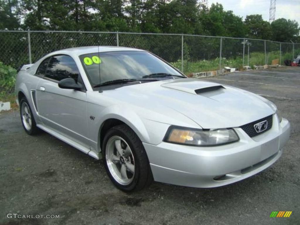 Silver 2000 Ford Mustang