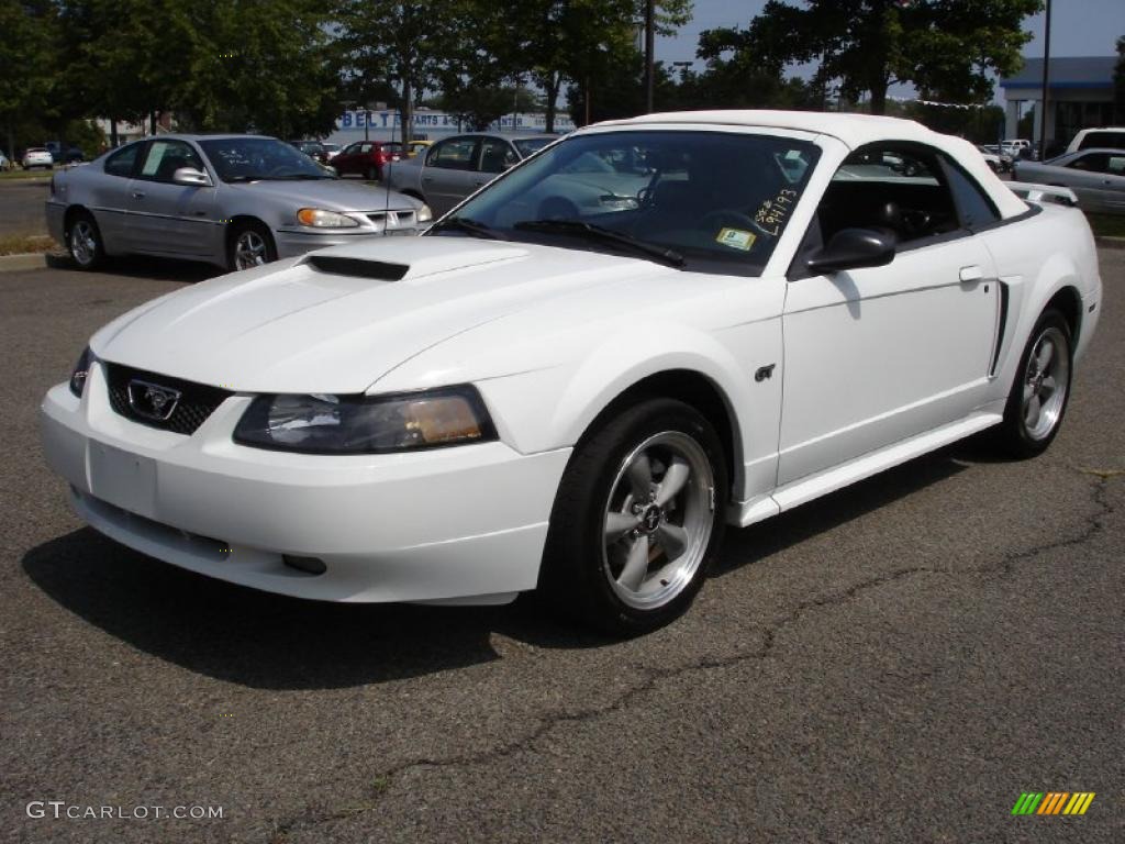Oxford White 2002 Ford Mustang