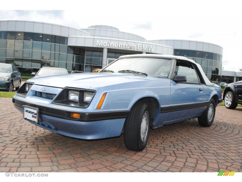 Light Regatta Blue 1986 Ford Mustang