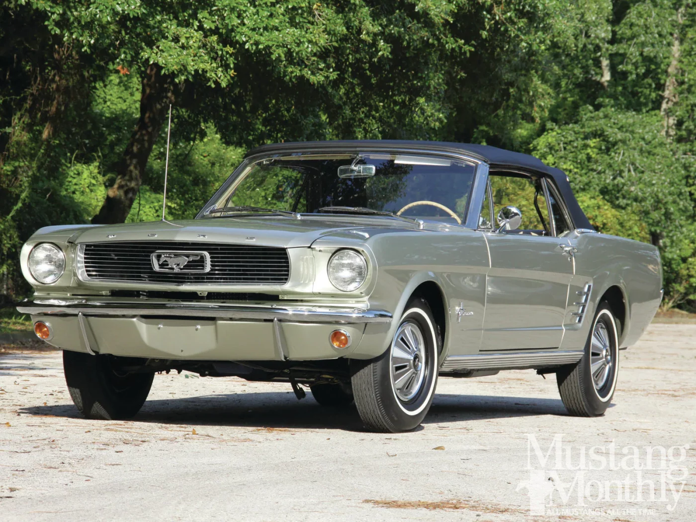 Sauterne Gold 1966 Ford Mustang