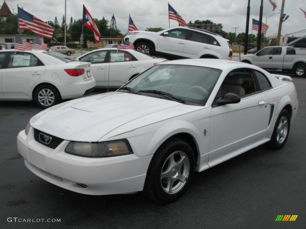 Oxford White 2003 Ford Mustang