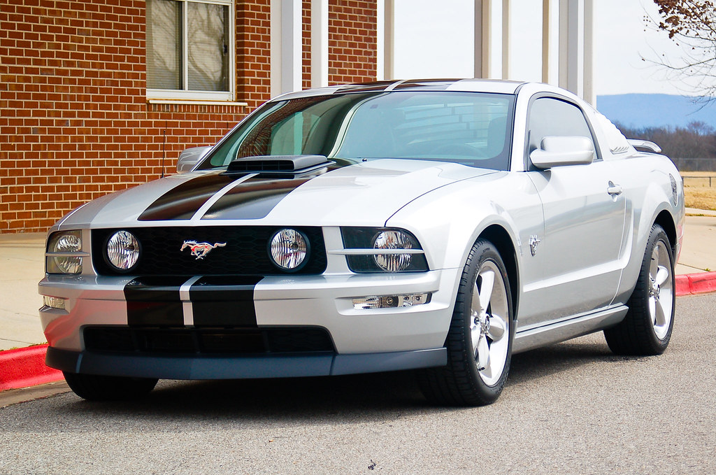 Brilliant Silver 2009 Ford Mustang