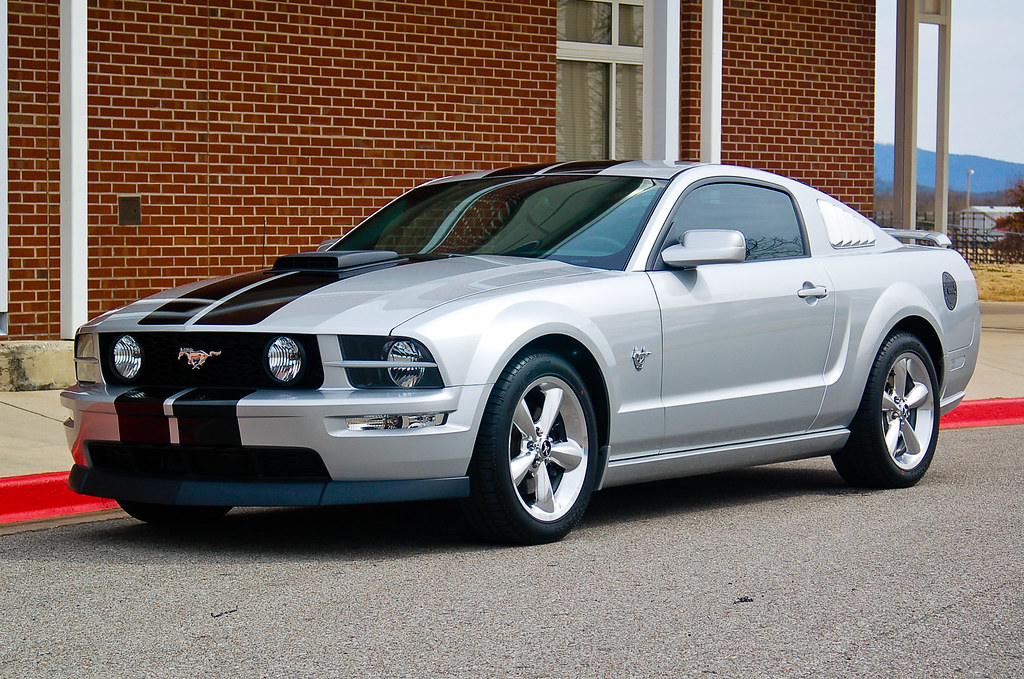 Brilliant Silver 2009 Ford Mustang