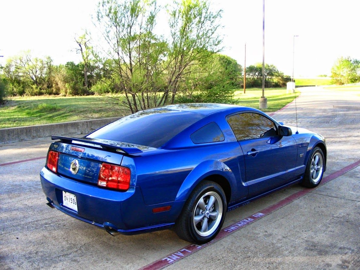 Vista Blue 2006 Ford Mustang