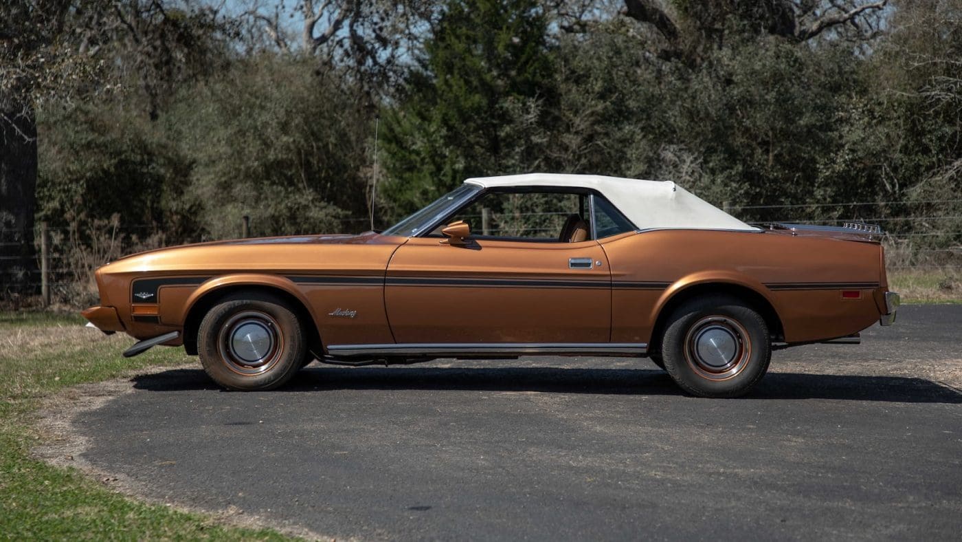 Medium Brown (Ginger) 1972 Ford Mustang